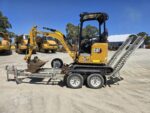 Mini-Pelle Caterpillar 301.7CR d’Occasion – 1,8T (2021) avec 3 Godets et Remorque – Image 2