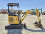 Mini-Pelle Caterpillar 301.7CR d’Occasion – 1,8T (2021) avec 3 Godets et Remorque