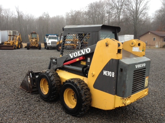 C2 Chargeuse compacte Volvo MC90B – 2006 – Image 1