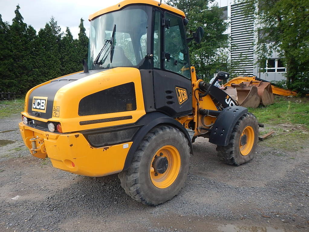 X1 Chargeuse sur pneus JCB 409 – 2014 – Image 1